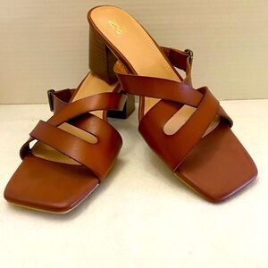 New York & Company Fantasia Women's Burnished Sandal Slip On Size 8.5